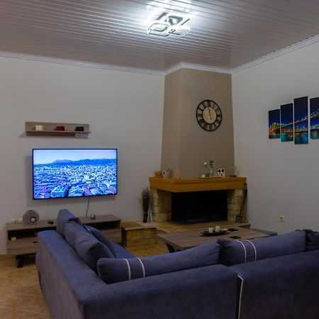 G.R Luxury Apartment Kalligoni Eksteriør bilde